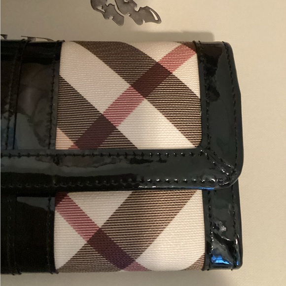 'Nova Check' Wallet
Burberry - Picture 5 of 16